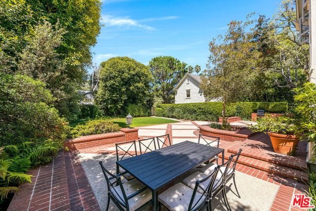 809 N Bedford Drive, Beverly Hills, CA 90210