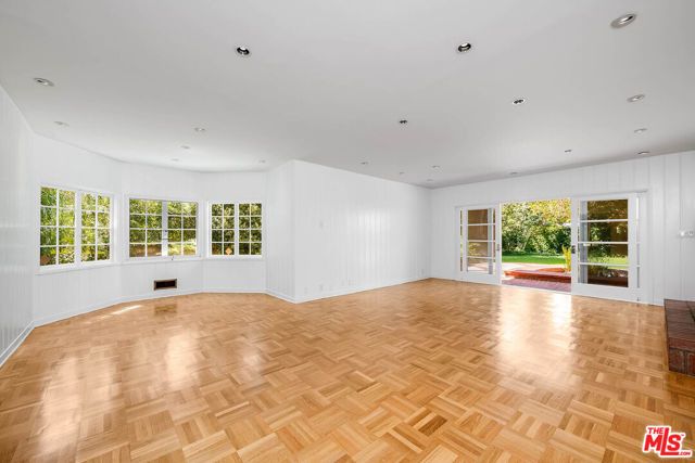 809 N Bedford Drive, Beverly Hills, CA 90210