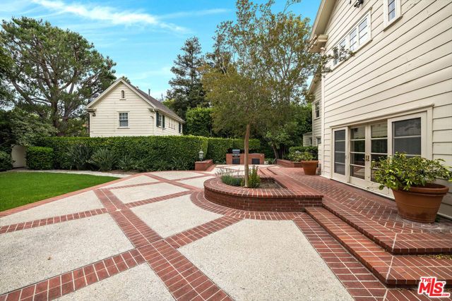 809 N Bedford Drive, Beverly Hills, CA 90210