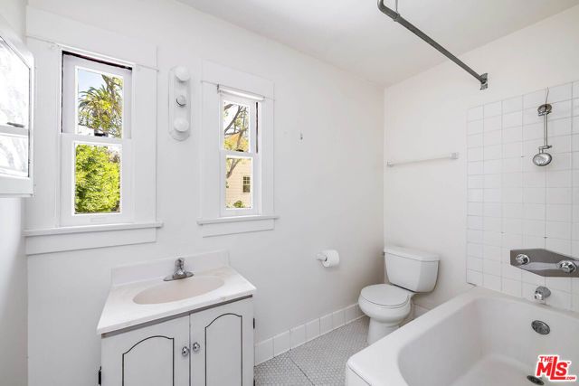 809 N Bedford Drive, Beverly Hills, CA 90210