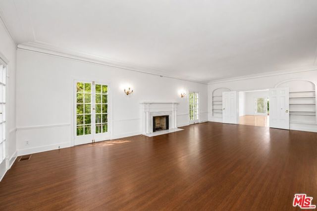 809 N Bedford Drive, Beverly Hills, CA 90210