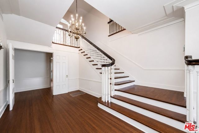 809 N Bedford Drive, Beverly Hills, CA 90210