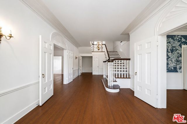809 N Bedford Drive, Beverly Hills, CA 90210