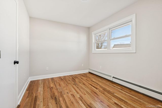 38 Somerset Road E, Amityville, NY 11701