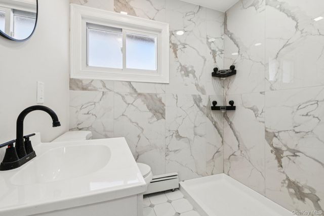 38 Somerset Road E, Amityville, NY 11701