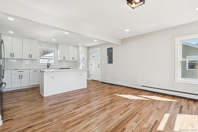 38 Somerset Road E, Amityville, NY 11701