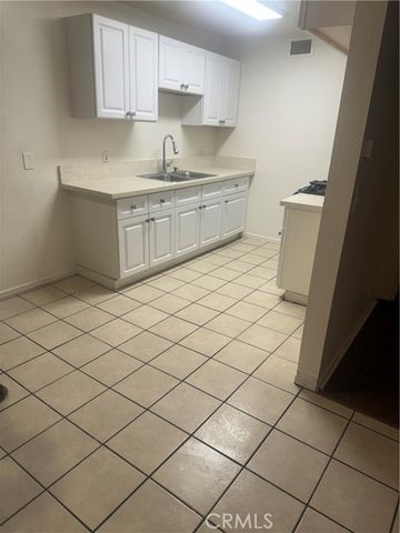 811 Java, Inglewood, CA 90301