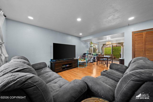 6101 Gross Drive, Anchorage, AK 99507