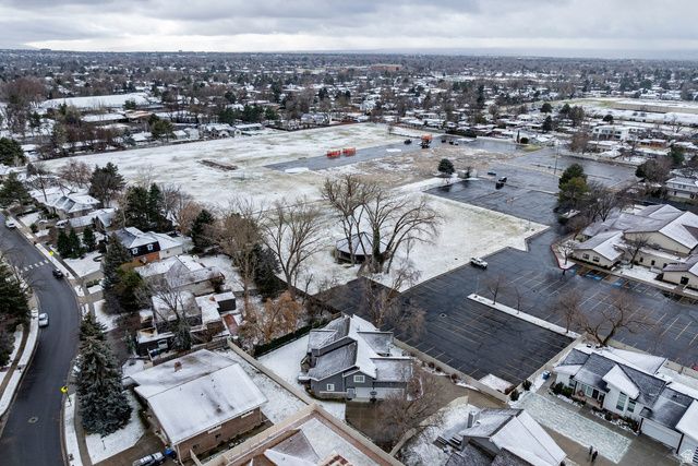 1826 E SPRING LN, Holladay, UT 84117