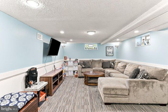 301 W SPRINGFIELD RD, Springfield, PA 19064