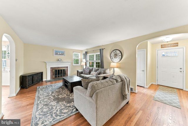 301 W SPRINGFIELD RD, Springfield, PA 19064