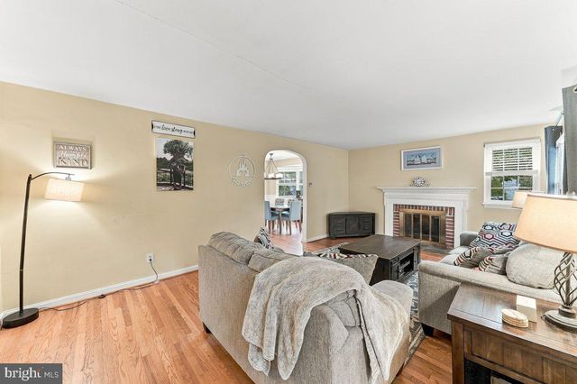 301 W SPRINGFIELD RD, Springfield, PA 19064