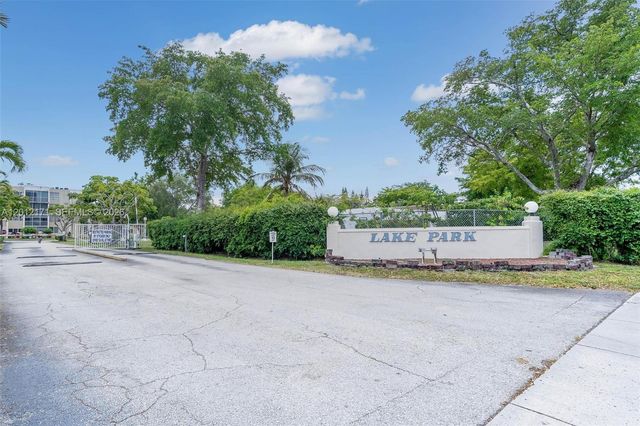 950 NE 199th St 2H, Miami, FL 33179