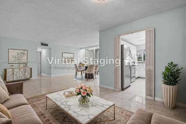 950 NE 199th St 2H, Miami, FL 33179