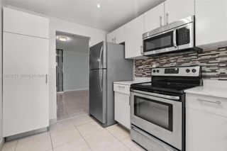 950 NE 199th St 2H, Miami, FL 33179