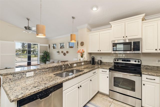 6404 AUTUMN WOODS WAY, Sarasota, FL 34243