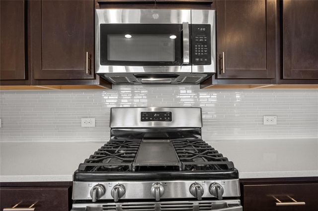 798 Eves Necklace DR, Buda, TX 78610