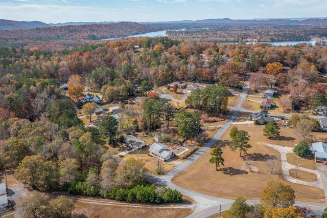 402 Willowbrook Avenue, Glencoe, AL 35905