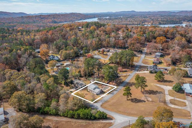 402 Willowbrook Avenue, Glencoe, AL 35905