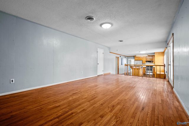 402 Willowbrook Avenue, Glencoe, AL 35905