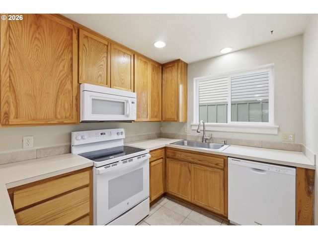 2640 GREEN VILLA Ln, Eugene, OR 97404