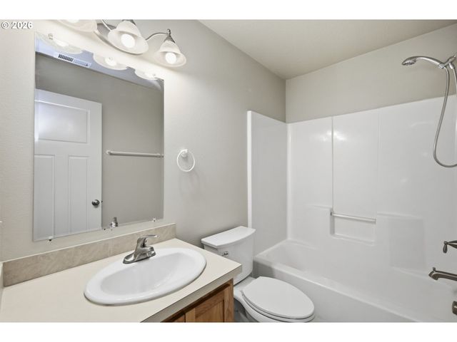 2640 GREEN VILLA Ln, Eugene, OR 97404