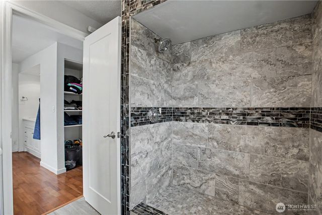 8002 Sapphire Drive SW, Lakewood, WA 98498