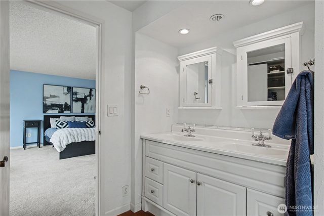 8002 Sapphire Drive SW, Lakewood, WA 98498