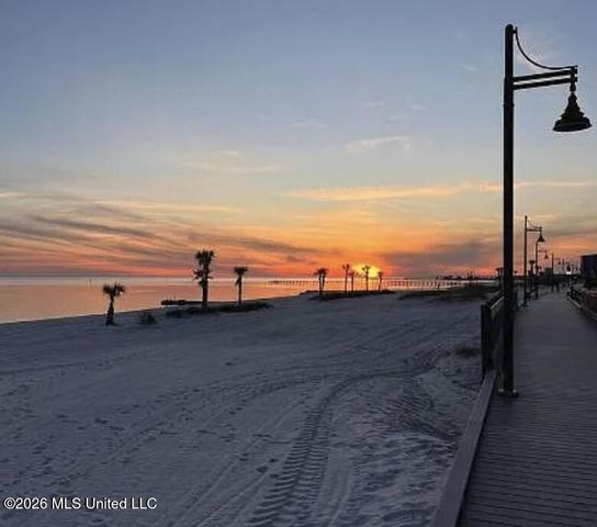 135 Pine Grove Avenue, Biloxi, MS 39531