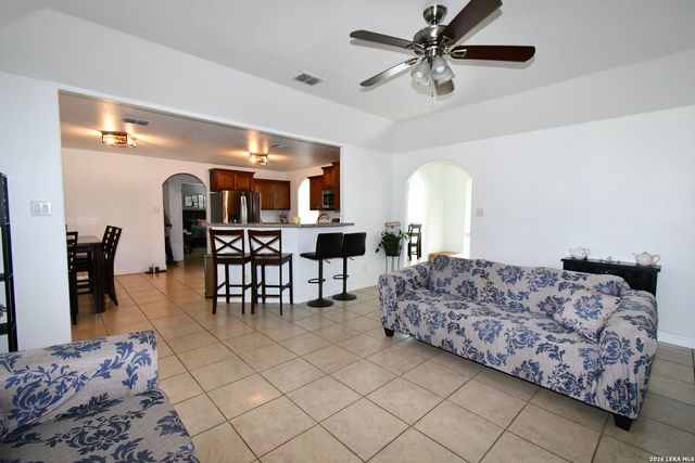 416 MASKE, Somerset, TX 78069