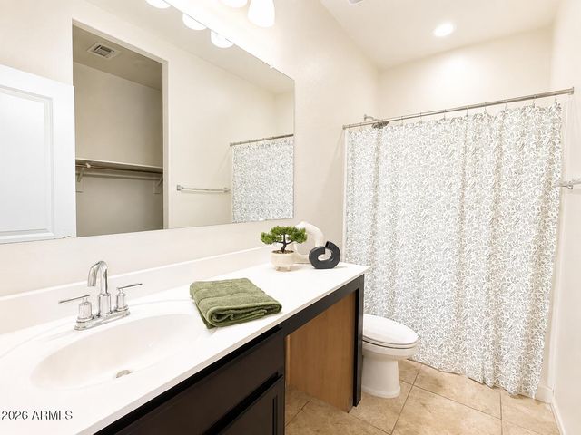 7836 W RIVERSIDE Avenue, Phoenix, AZ 85043