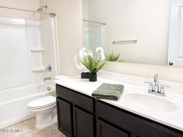 7836 W RIVERSIDE Avenue, Phoenix, AZ 85043