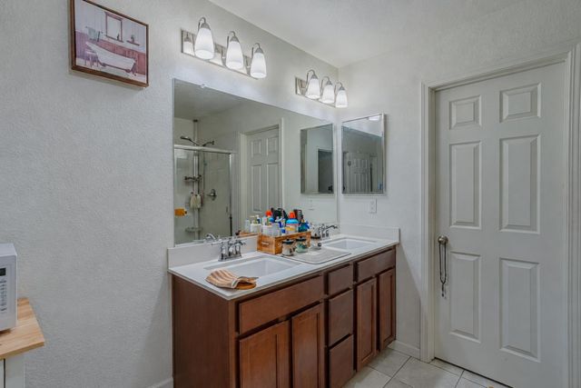 249 Bywell Bridge Cir, Sacramento, CA 95823