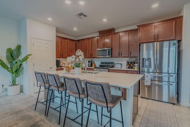 249 Bywell Bridge Cir, Sacramento, CA 95823