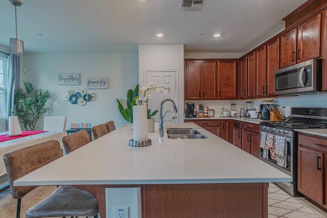 249 Bywell Bridge Cir, Sacramento, CA 95823