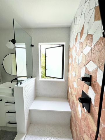1100 Brass ST 2, Austin, TX 78702