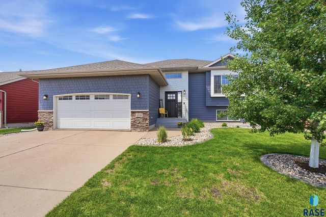 8916 W Norma Trl Trail, Sioux Falls, SD 57106