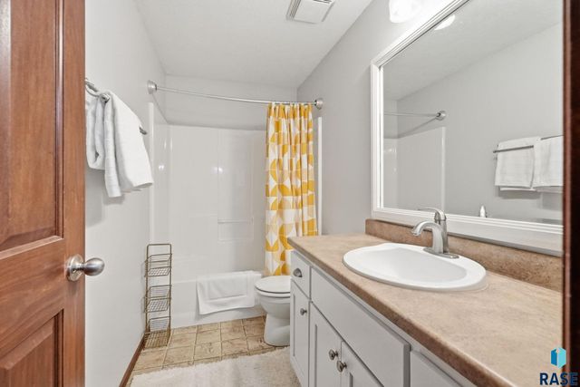 8916 W Norma Trl Trail, Sioux Falls, SD 57106