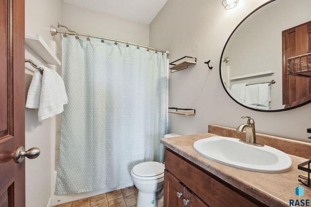 8916 W Norma Trl Trail, Sioux Falls, SD 57106