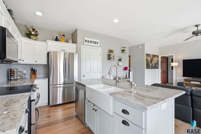 8916 W Norma Trl Trail, Sioux Falls, SD 57106