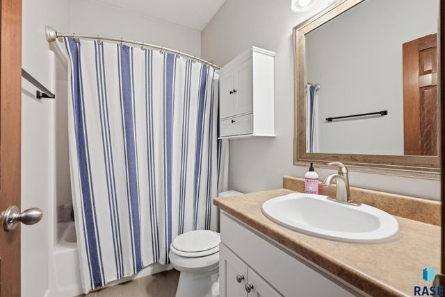 8916 W Norma Trl Trail, Sioux Falls, SD 57106