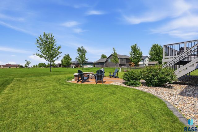 8916 W Norma Trl Trail, Sioux Falls, SD 57106