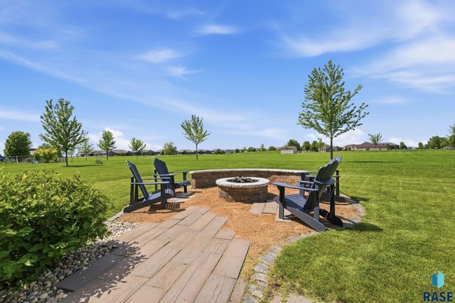 8916 W Norma Trl Trail, Sioux Falls, SD 57106