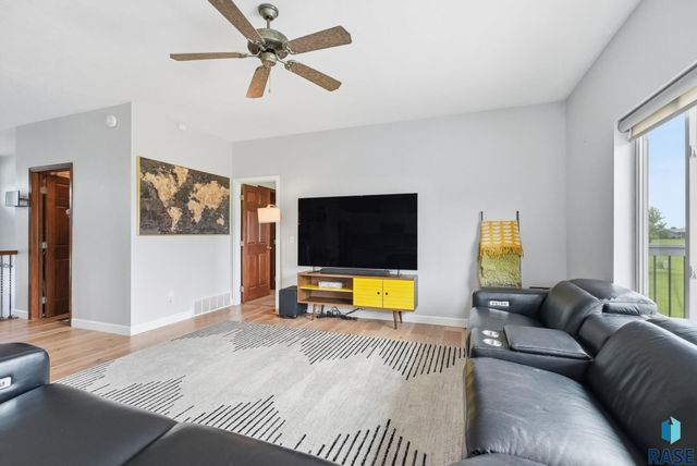 8916 W Norma Trl Trail, Sioux Falls, SD 57106