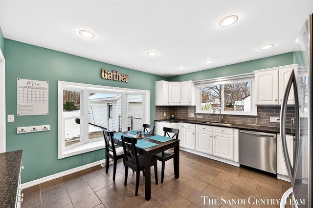 16759 152nd Avenue, Spring Lake, MI 49456