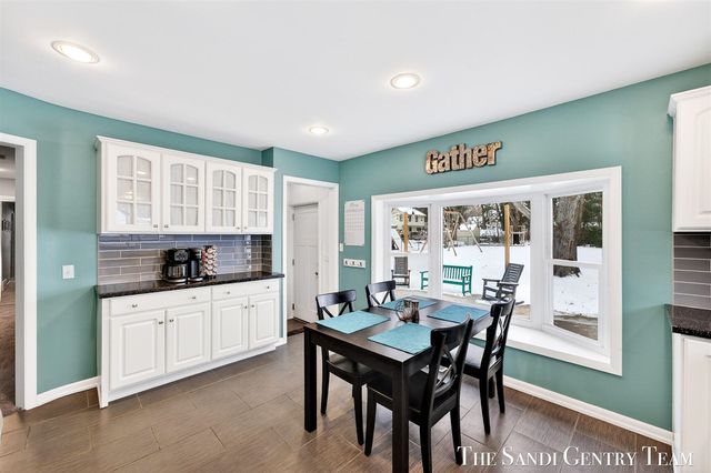 16759 152nd Avenue, Spring Lake, MI 49456