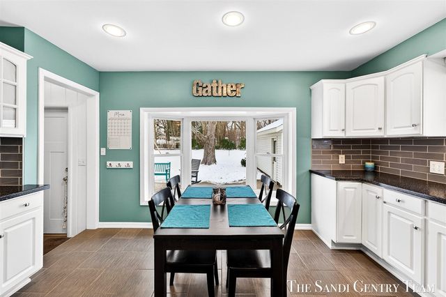 16759 152nd Avenue, Spring Lake, MI 49456