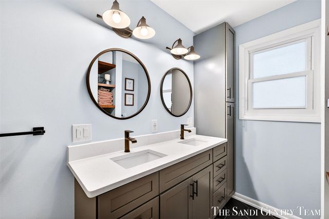 16759 152nd Avenue, Spring Lake, MI 49456