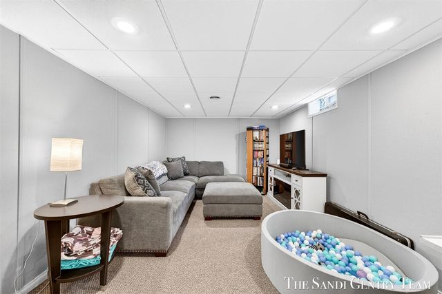 16759 152nd Avenue, Spring Lake, MI 49456