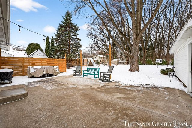 16759 152nd Avenue, Spring Lake, MI 49456